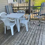 Mobil Confortable Avec Terrasse Pour 4 Personnes - Api-1-52-583 *