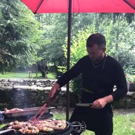 Camping Mobil Confortable Avec Terrasse Pour 4 Personnes - Api-1-52-583