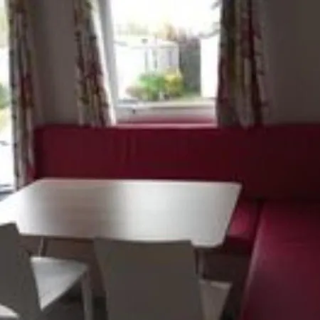 Mobil Confortable Avec Terrasse Pour 4 Personnes - Api-1-52-583 אתר קמפינג *