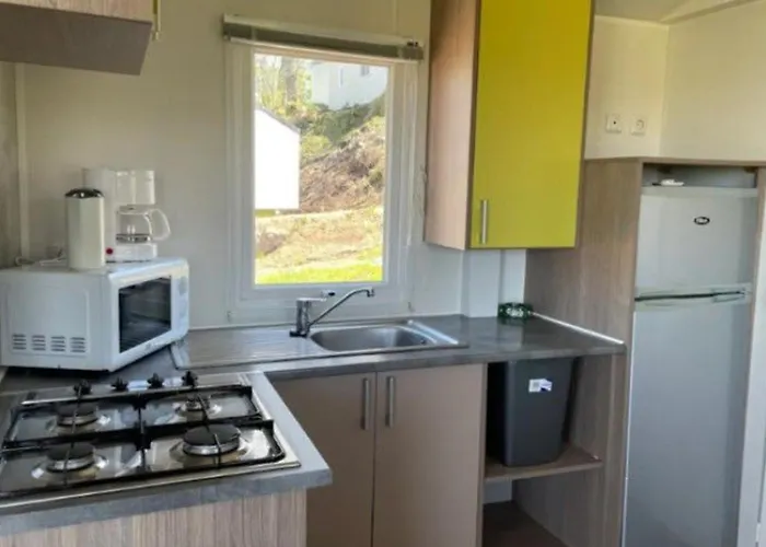 Camping Mobil Confortable Avec Terrasse Pour 4 Personnes - Api-1-52-583 *