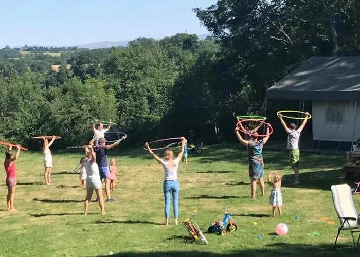 Camping Mobil Confortable Avec Terrasse Pour 4 Personnes - Api-1-52-583 Argences-en-Aubrac