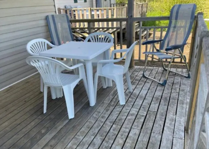 Mobil Confortable Avec Terrasse Pour 4 Personnes - Api-1-52-583 *